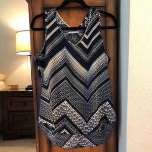 Pink Rose Brand Sleeveless Shirt size Medium